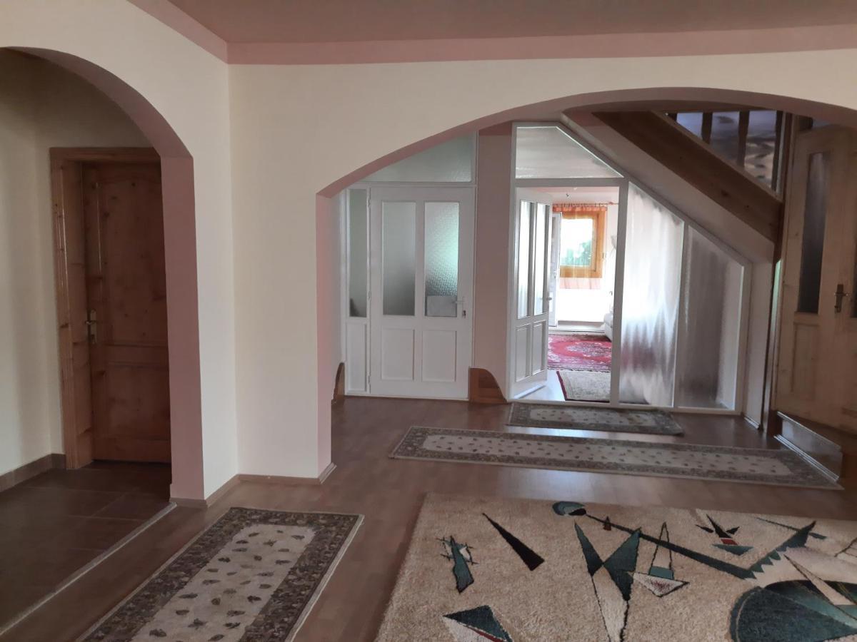 Hotel Antal Kulcsosház Gyimesfelsőlok Esterno foto