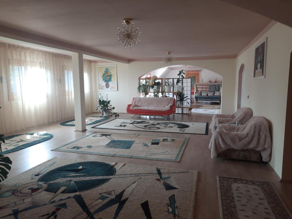 Hotel Antal Kulcsosház Gyimesfelsőlok Esterno foto