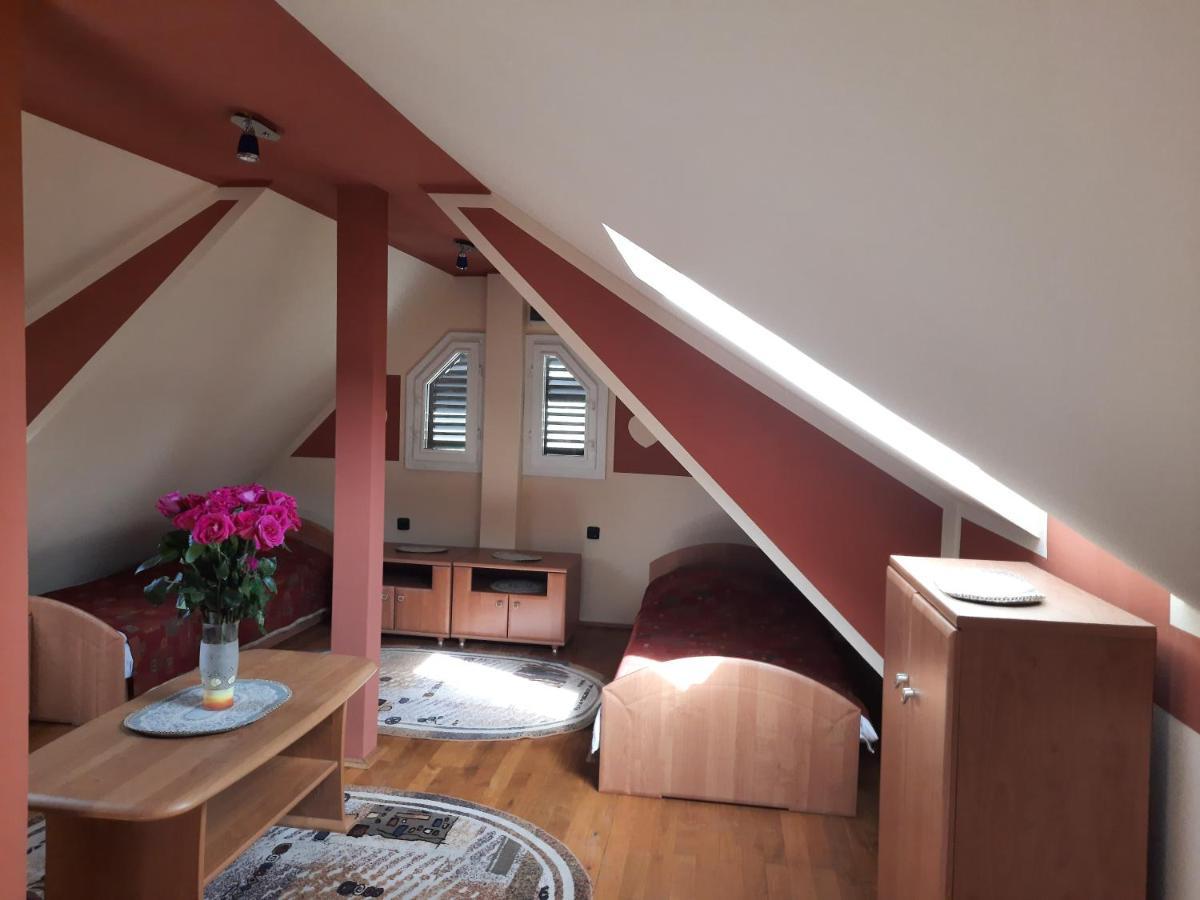 Hotel Antal Kulcsosház Gyimesfelsőlok Esterno foto