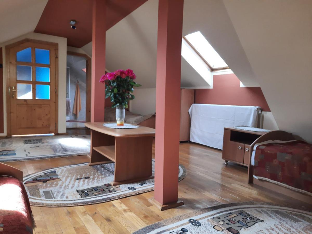 Hotel Antal Kulcsosház Gyimesfelsőlok Esterno foto