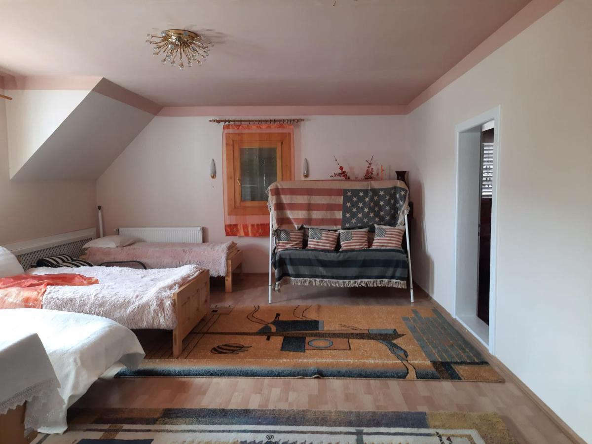 Hotel Antal Kulcsosház Gyimesfelsőlok Esterno foto